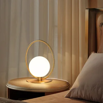 Простая и роскошная USB настольная лампа для спальни, прикроватная лампа, защита глаз для чтения, теплая настольная лампа для гостиной