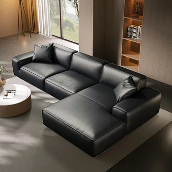 Прямой диван из натуральной кожи в минималистичном стиле для гостиной